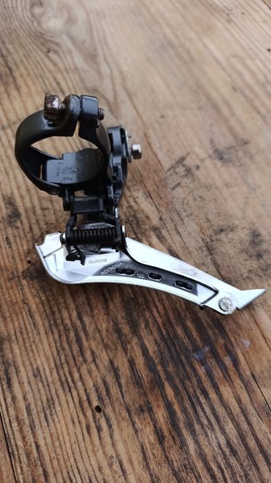 Desviador dianteiro Shimano Claris FD-R2000