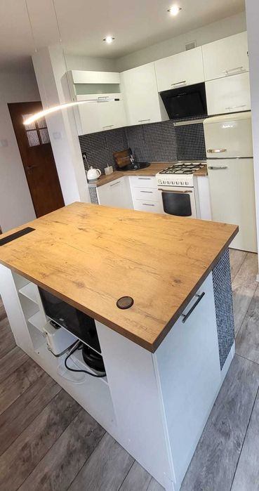 Dom wolnostojący z garażem