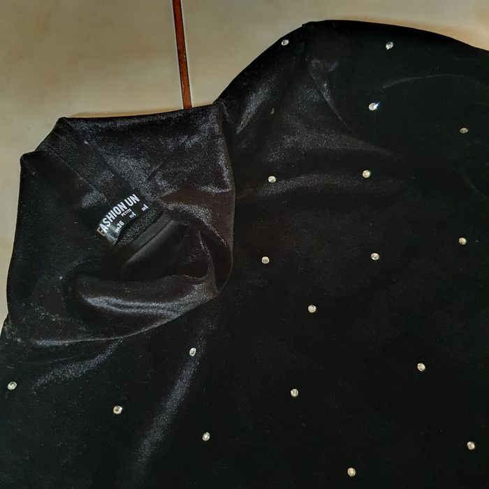 Welurowy golf bluzka z kryształkami cyrkoniami