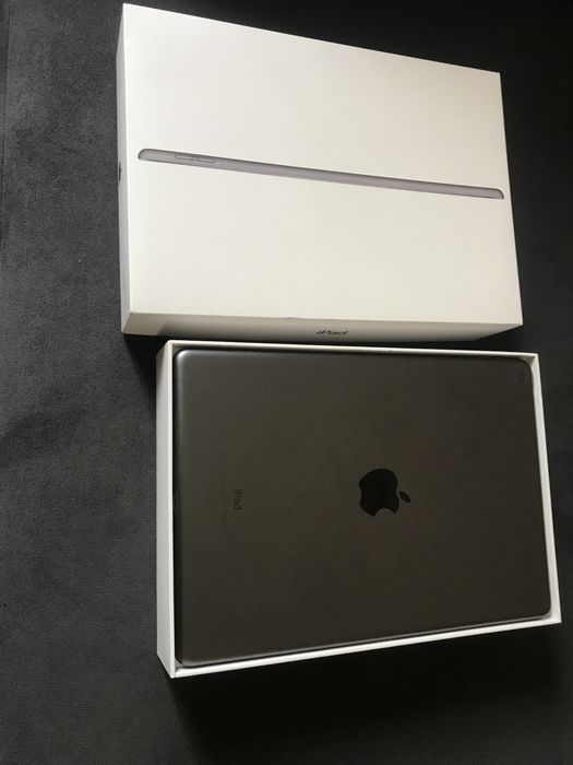 Apple iPad 8 ідеальному стані