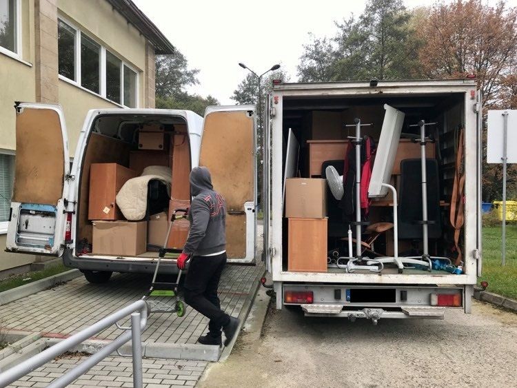 Tanie przeprowadzki Wrocław – bus z windą + 2 pracowników WROCŁAW