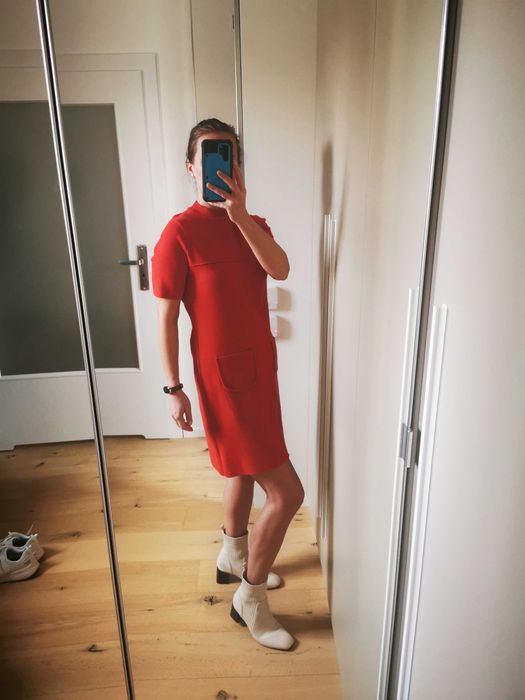 Sukienka Mango r. L czerwona mini z półgolfem