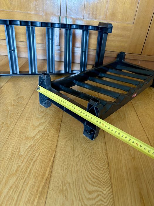 Suporte garrafas plástico castanho