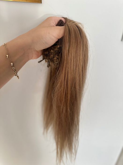 Naturalne włosy po micro ringach brąz blond