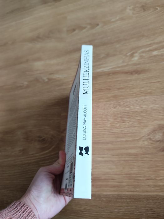Livro mulherzinhas de Louisa Mau Alcott