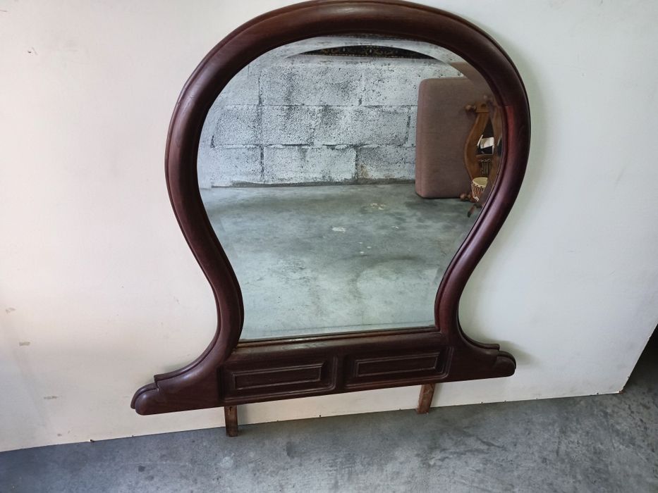 Espelho para cómoda em mogno, medidas 92/88cm altura