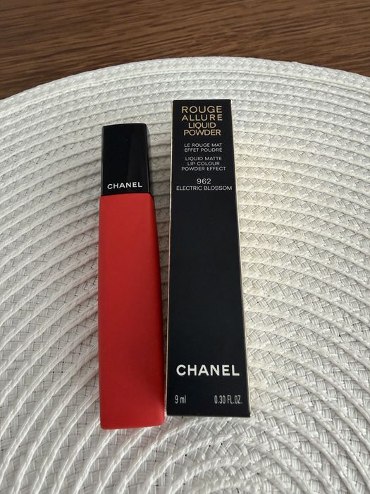 Pomadka Chanel Rouge Allure Liquid Powder