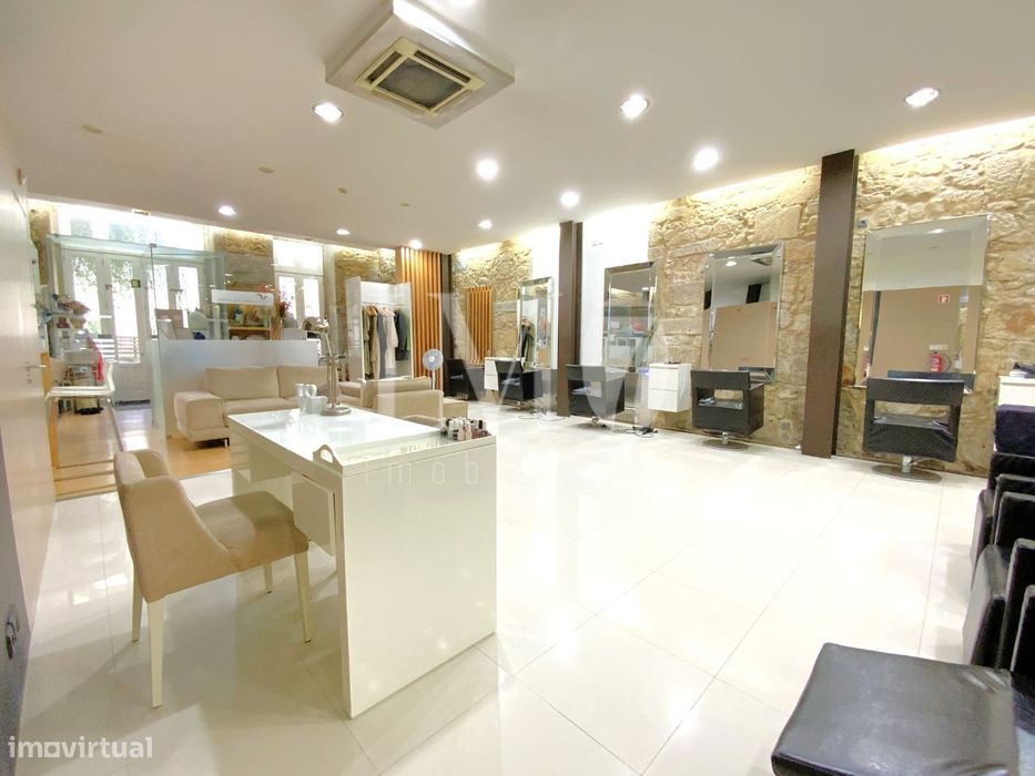 Cadeiras de Cabeleireiro - Campo da Vinha, Braga (Despesas Incluídas)