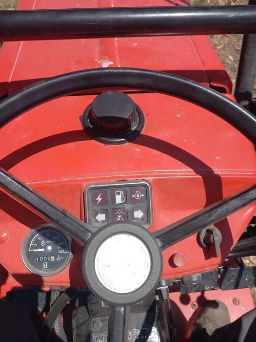 Tratror hinomoto c 174 com carregador fronta e frese l