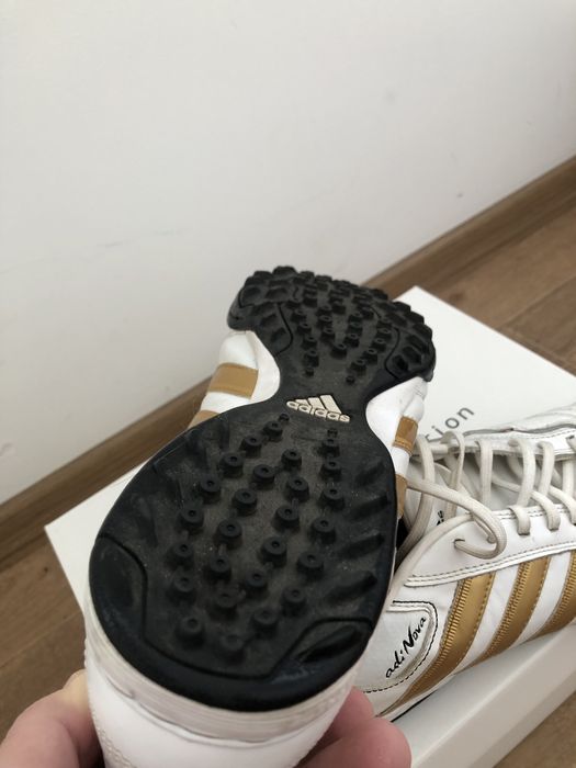 Сороконожки Adidas Adinova