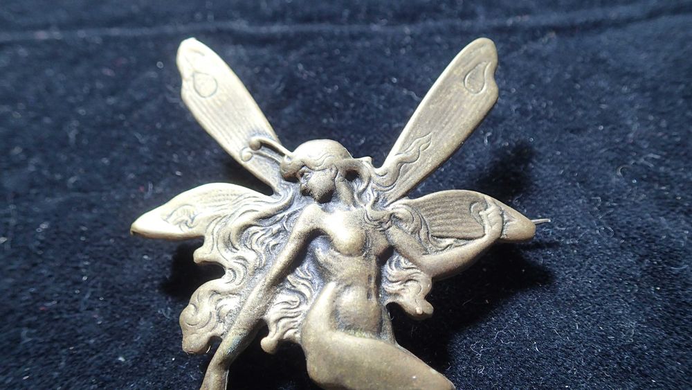 Pregadeira antiga Arte Nova