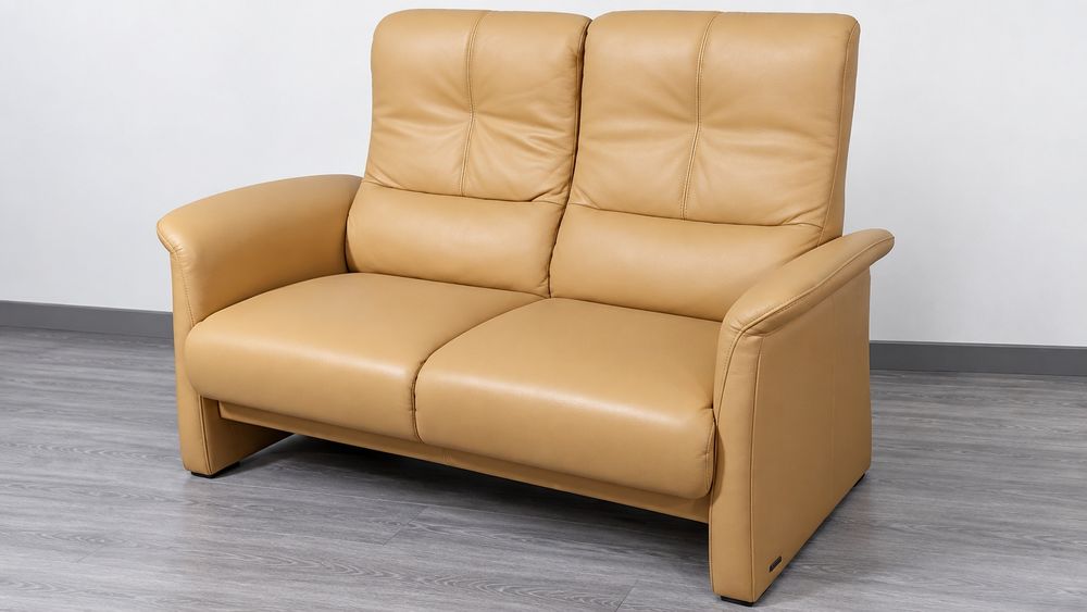 Шкіряний   двомісний диван  бренд Natuzzi.  Італія. Бездоганний