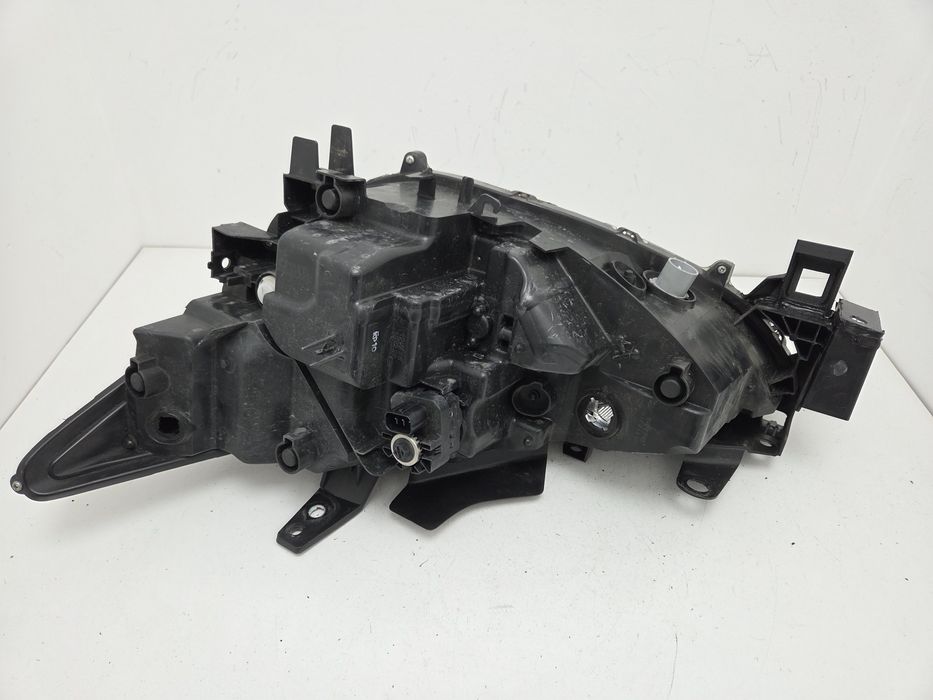 Фара права Mazda CX-5 2017-2021 USA