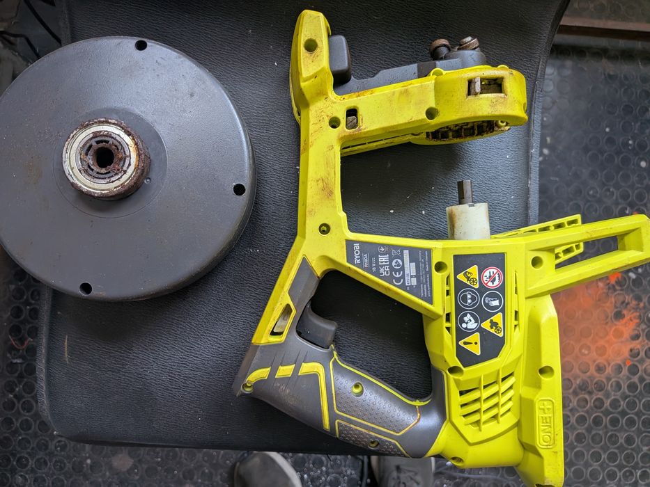 Ryobi R18DA elektryczna spirala do udrażniania.