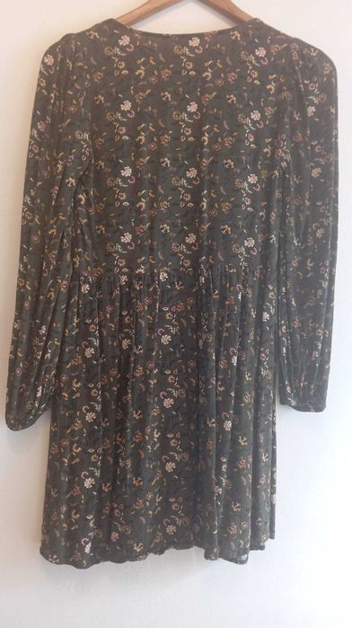 Vestido leve padrão floral