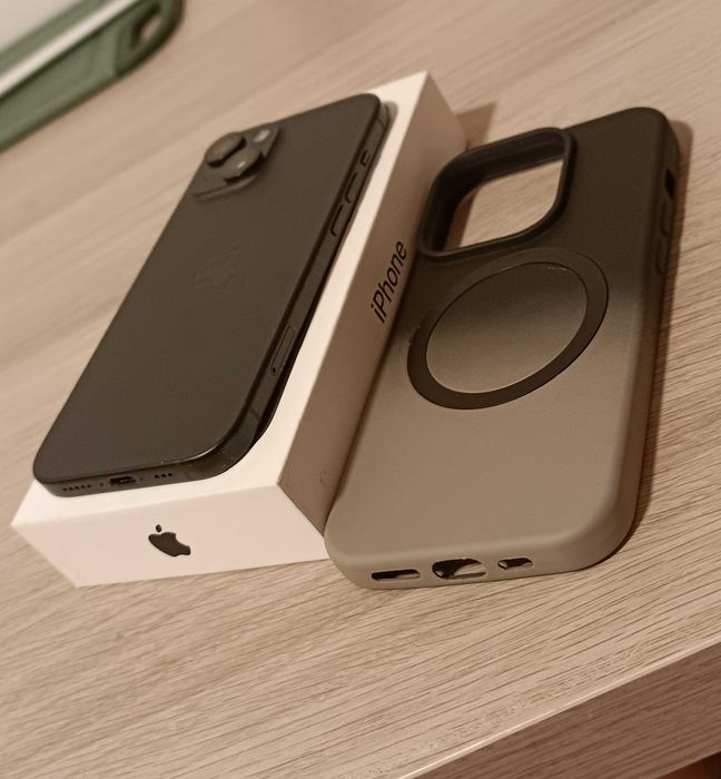 Телефон iphone 15
