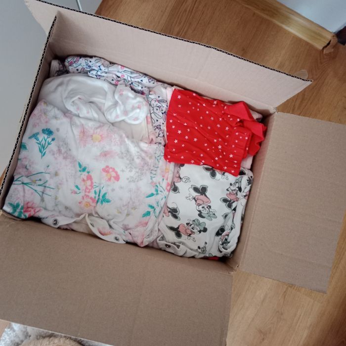 Paka ubranek dziecięcych