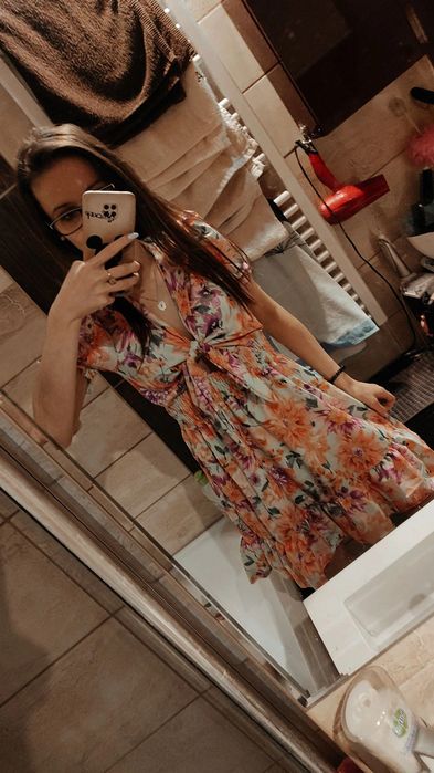 Sukienka w kwiaty