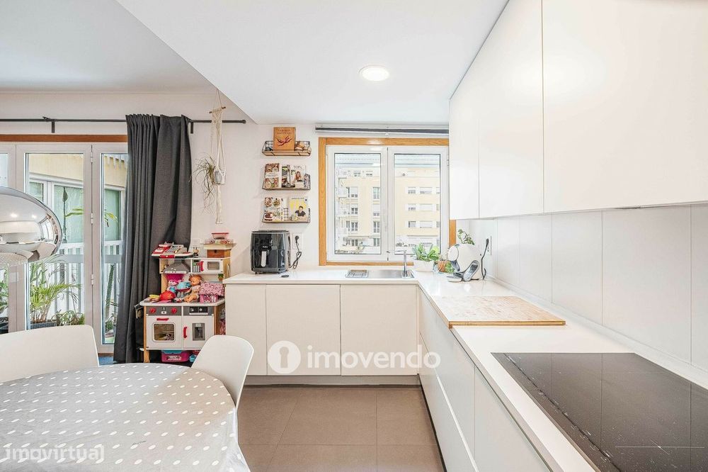 Apartamento T2 exclusivo, com estacionamento, no Parque das Nações