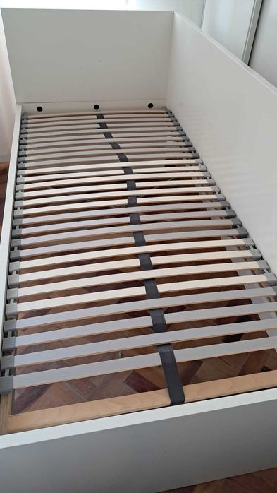 Cama individual dupla com dois colchões