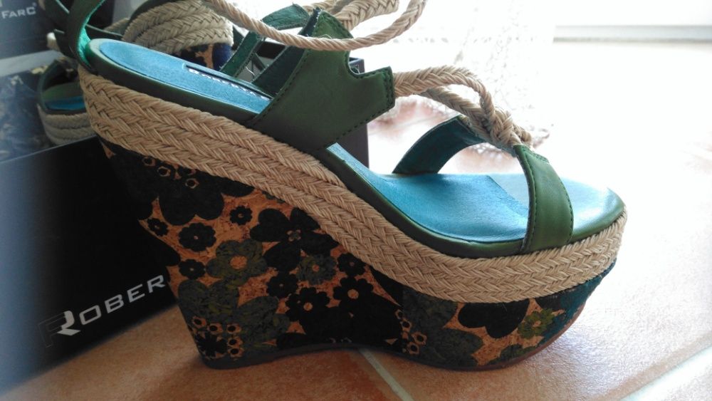 Sandálias Roberta Farc