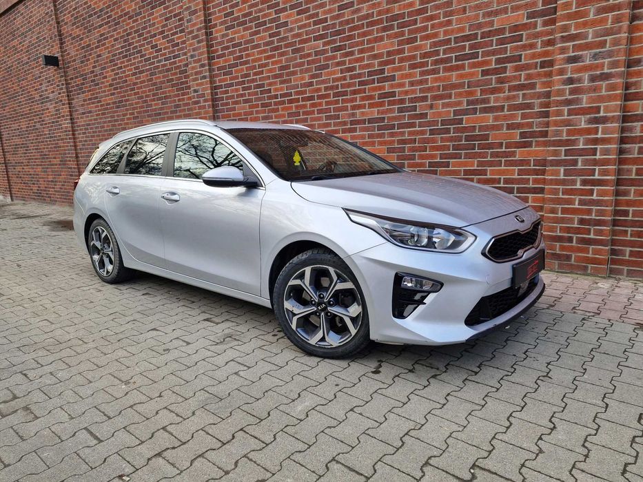 Kia Ceed Wynajem / Wypożyczalnia samochodów Cito-Rent