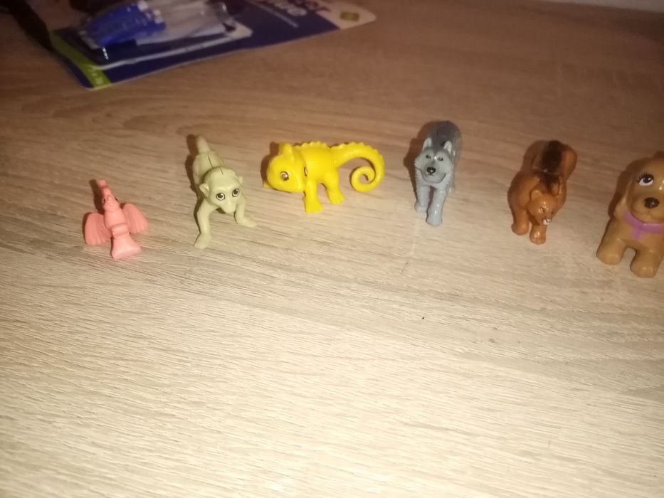 Sprzedam ZESTAW FIGUREK (różnych)