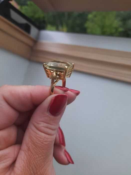 Pierścionek złoty z kwarcem