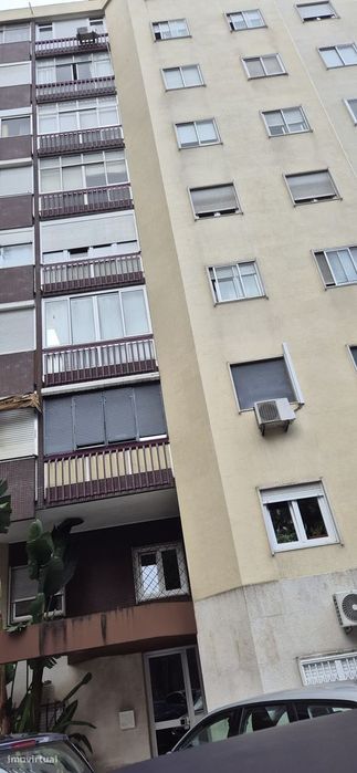 T3 Lumiar com varanda e terraço, pronto a habitar