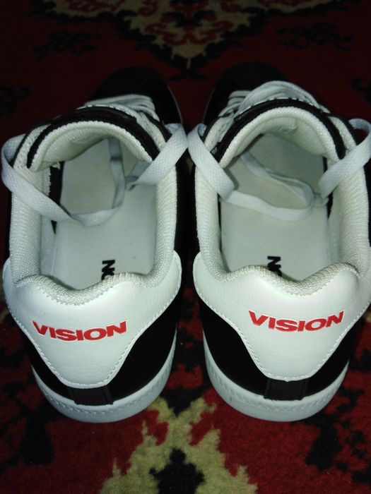 Продам кросівки чоловічі.