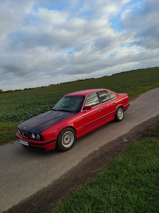 BMW E34 sedan  klima 2.0 R6 hellrot