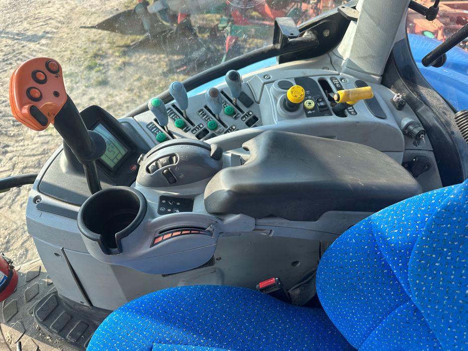 Ciagnik New holland t6080 stan bdb