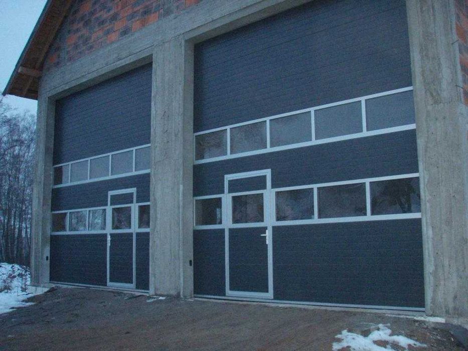 Producent Brama garażowa segmentowa Bramy garażowe przemysłowe 3,37*2