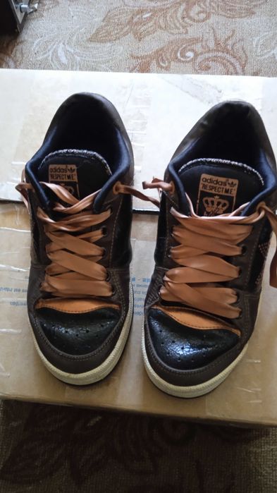 Кроссовки женские Adidas Respect Me