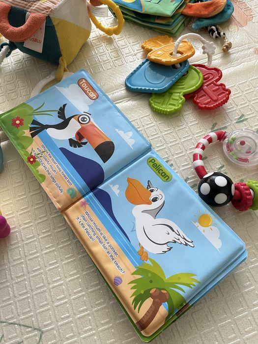 Лот дитячих іграшок для немовлят