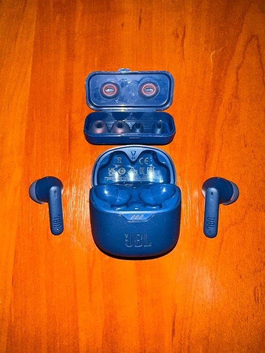 JBL Tune Flex наушники