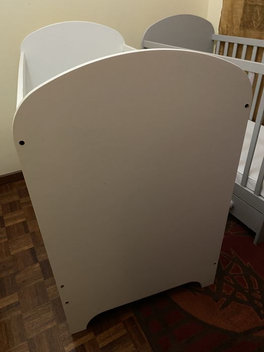 Berço de madeira  branco para bebé49