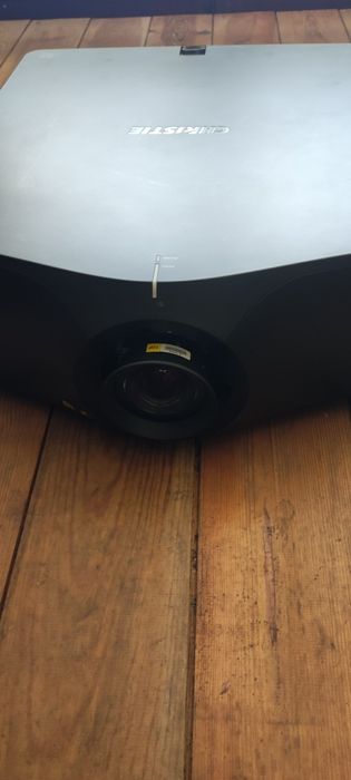 Projetor de vídeo Christie DWU 850-GSHD