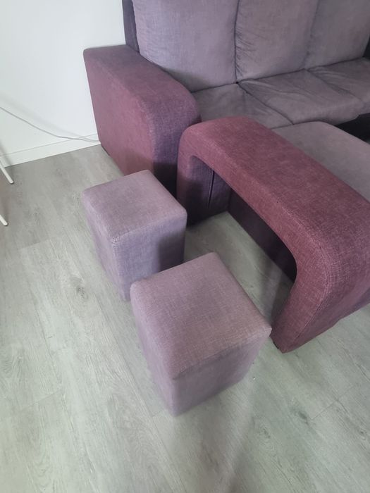Sofá de 3 Lugares com Chaiselongue Amovível e Puffs – Muito Bom Estado