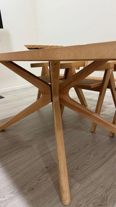 Conjunto Mesa e 6 Cadeiras