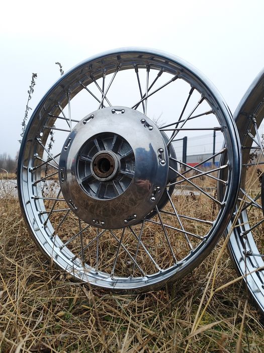 Zaplatanie, centrowanie, renowacja kół motocyklowych