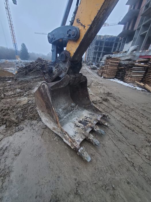 Екскаватор Liebherr 906