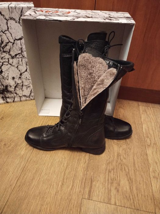 Віддам жіночі зимові черевики безкоштовно