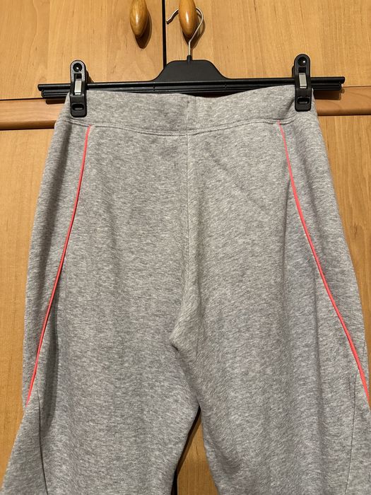 Спортивный трикотажный костюм Adidas серого цвета  на 13-14 лет