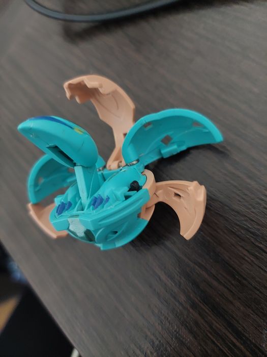 Продам бакуганы,антистресс и др