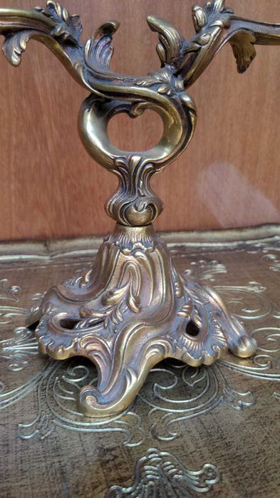 Extraordinário Castiçal / Candelabro de 2 braços em Bronze Trabalhado