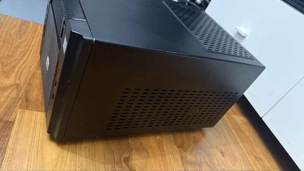 Minimalistyczny komputer i5 7500, karta 1050 ti