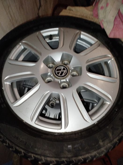 Продам Комплект летней резины с дисками,R16:205:55!