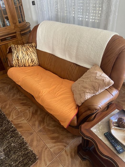 Sala completa,moveis de nogueira,mesa,móvel de parede,sofas de cabedal