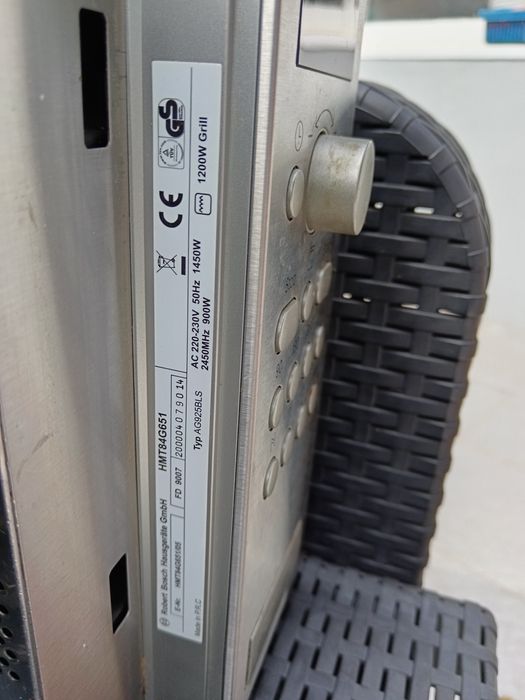 Micro-ondas BOSCH Inox com Grill – 900W | 25L